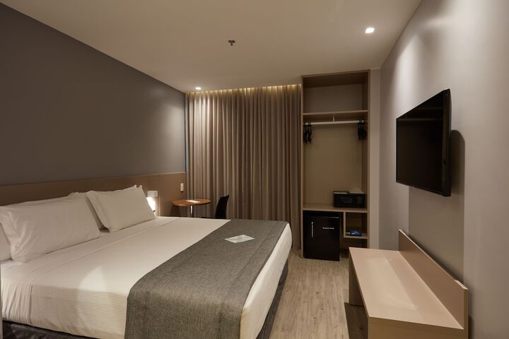 Room 9 of 53