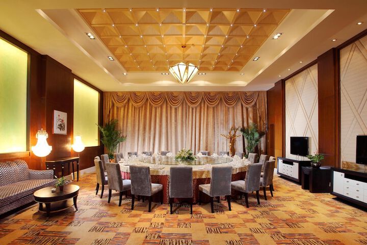 Dining 280 of 378
