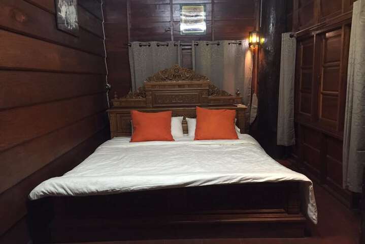 Room 15 of 102