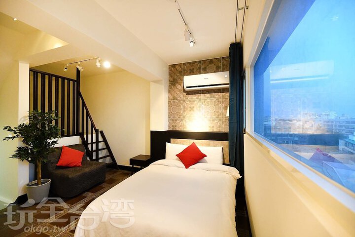 Room 36 of 86