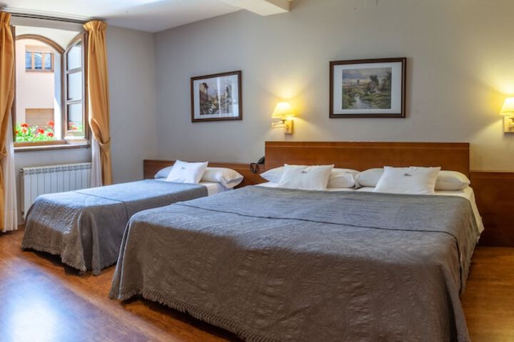 Room 11 of 27