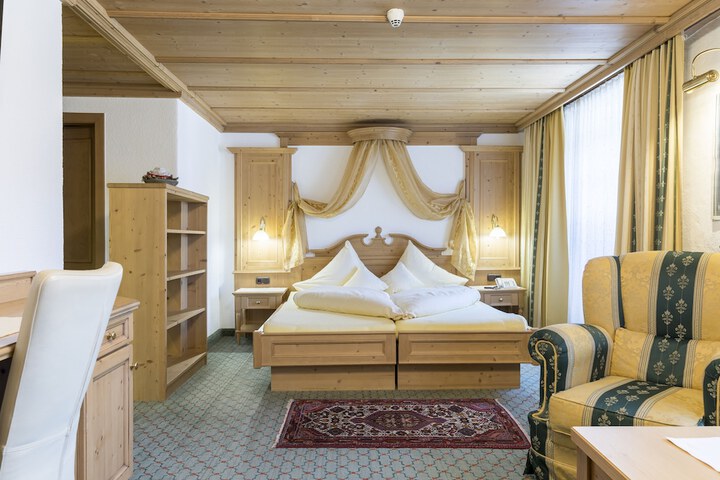 Room 26 of 157