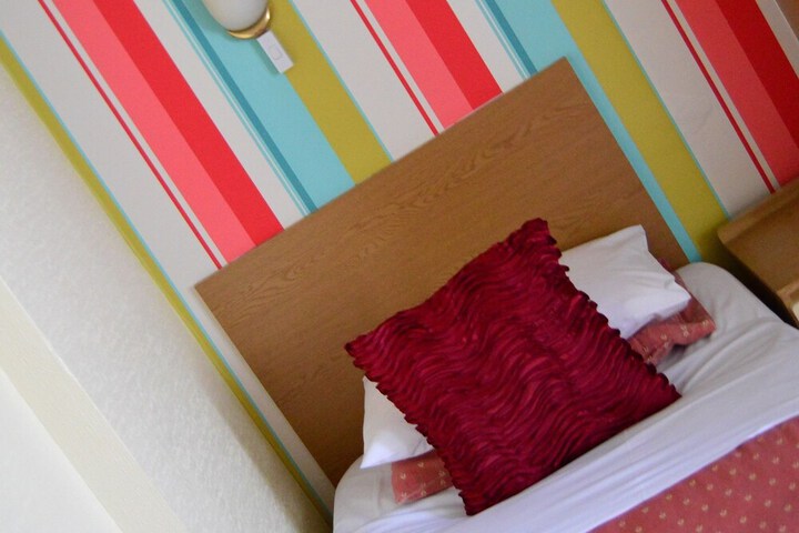 Room 35 of 61