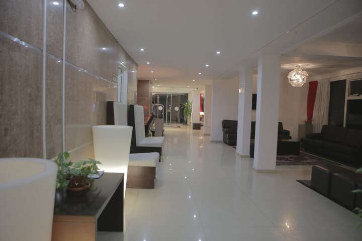 Ballroom/Hall 28 of 37