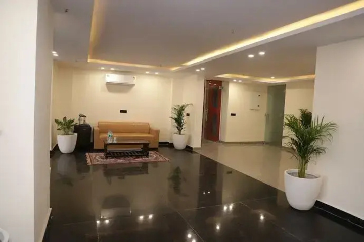 Room 8 of 12