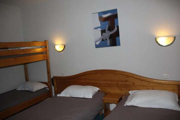 Room 5 of 28