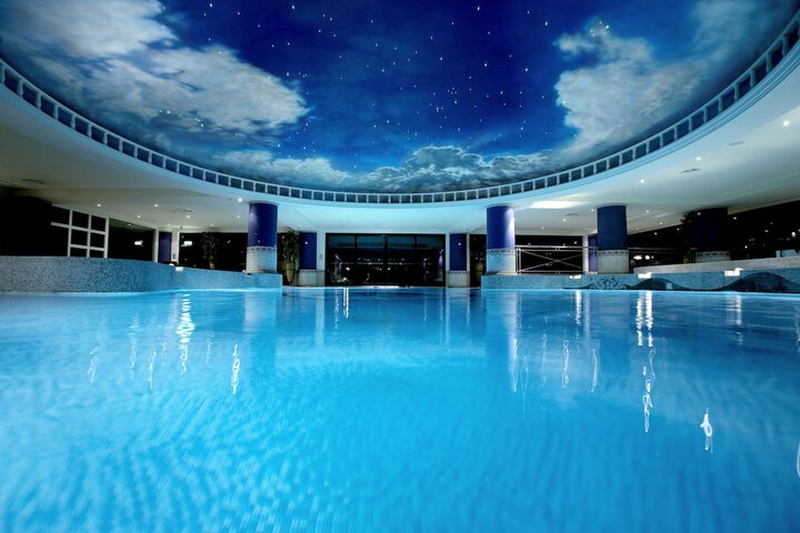 Pool 39 of 76