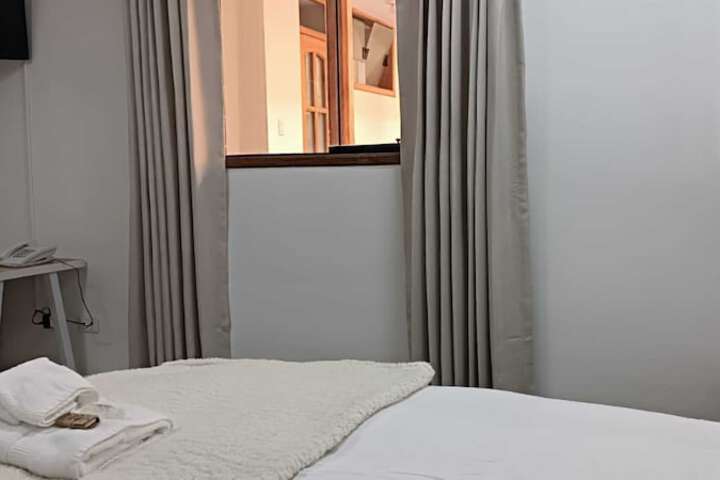Room 5 of 40