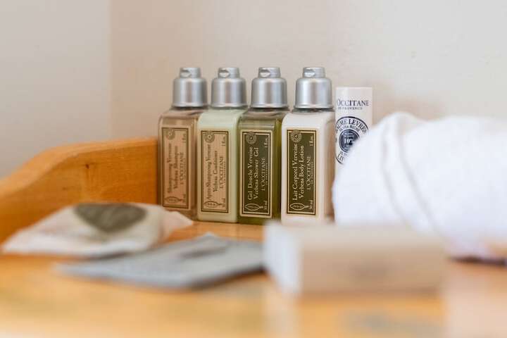 Bathroom amenities