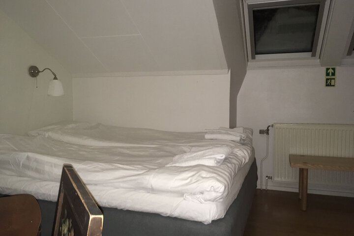Room 6 of 34