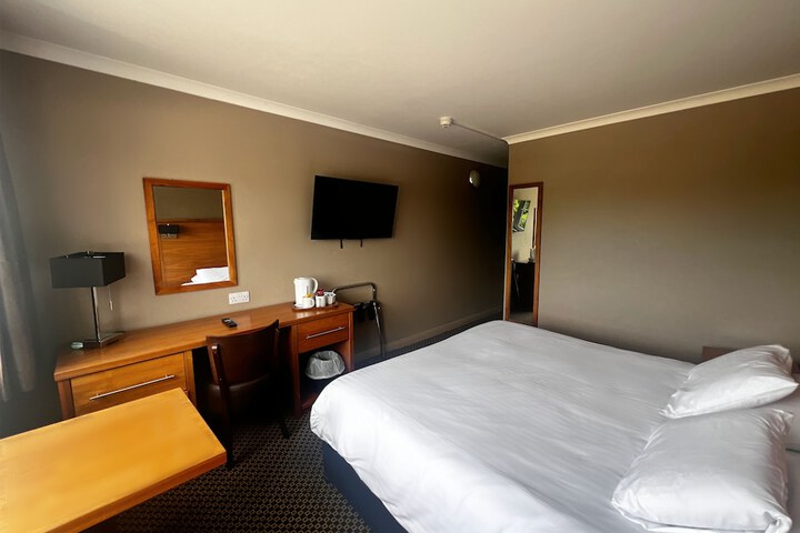 Room 7 of 22
