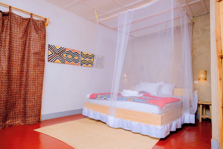 Room 40 of 144