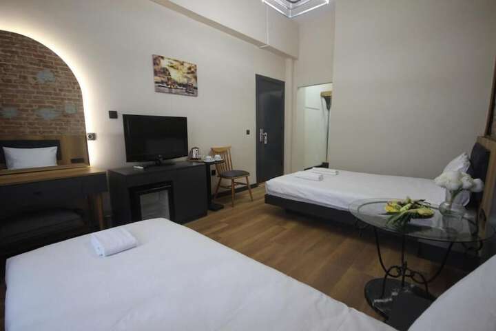 Room 58 of 204