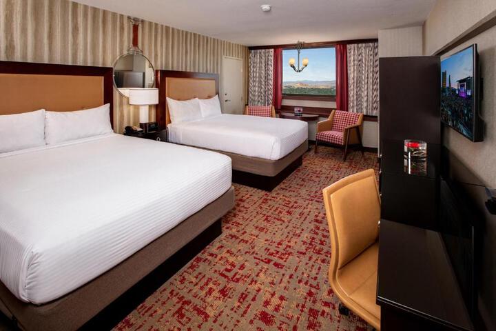 2 Queen Beds Casino Tower (1 of 7)