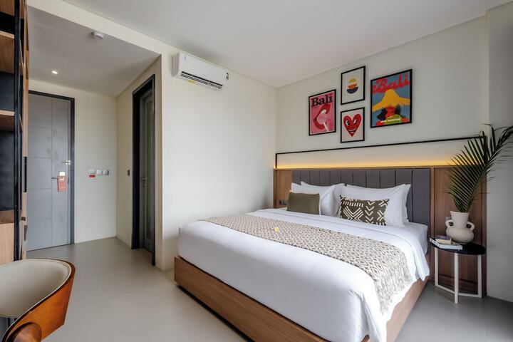 Room 8 of 50