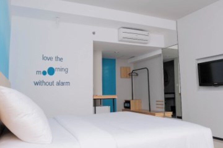 Room 10 of 38