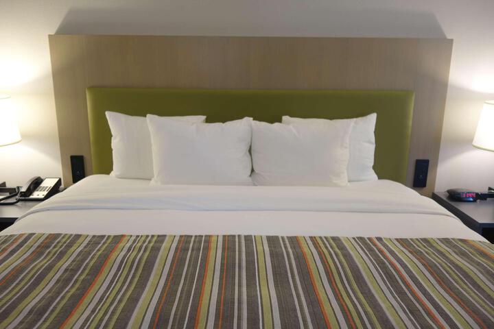 2 Queen Beds (3 of 9)