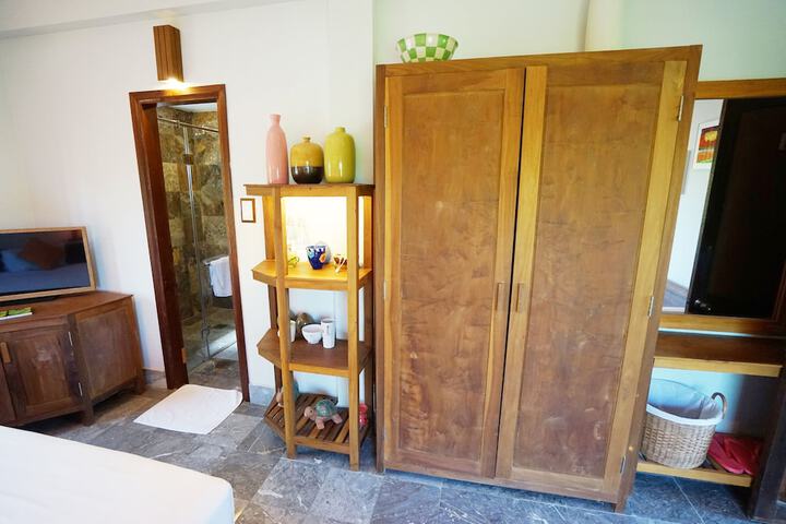 Room 18 of 52
