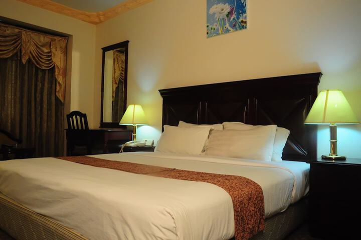 Room 16 of 33
