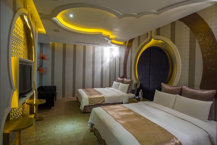 Room 6 of 50