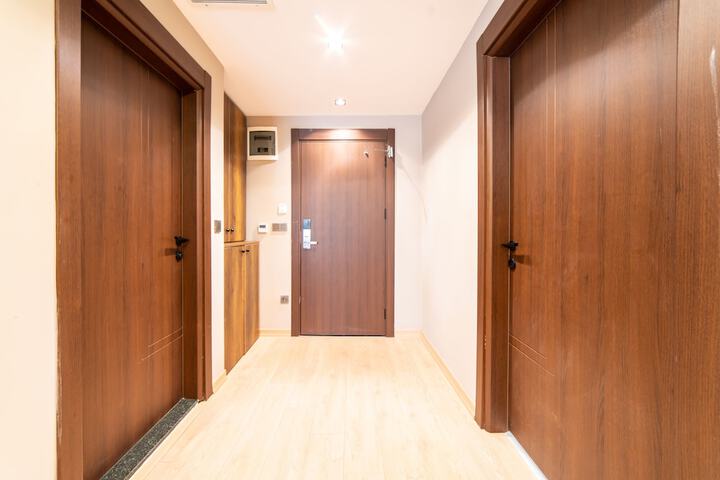 Room 28 of 100