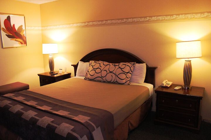Room 10 of 65