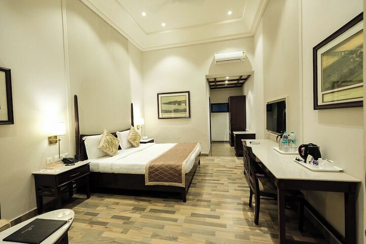 Room 11 of 70