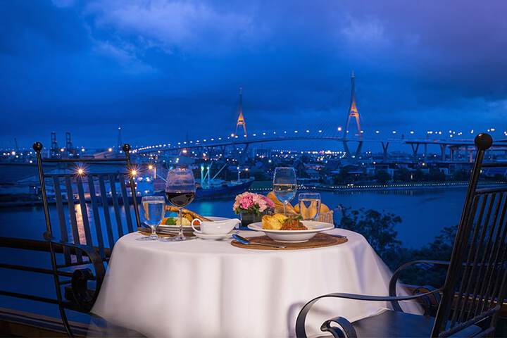 Dining 43 of 49