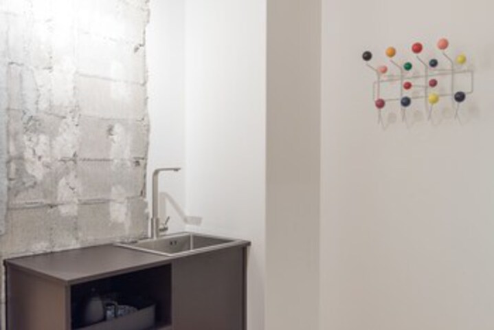Room 43 of 214