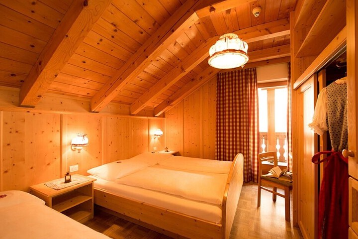 Room 11 of 21