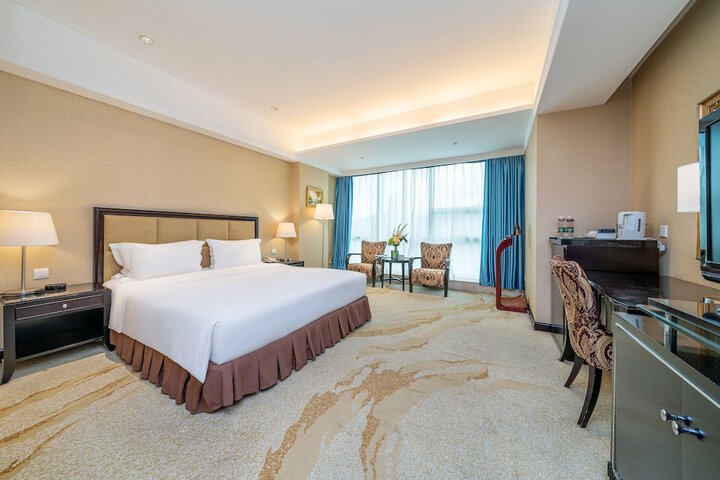 Room 10 of 72