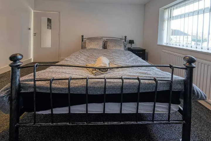 Room 3 of 16