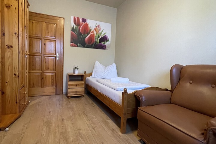 Room 12 of 35