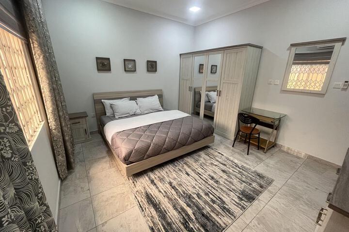 Room 4 of 28