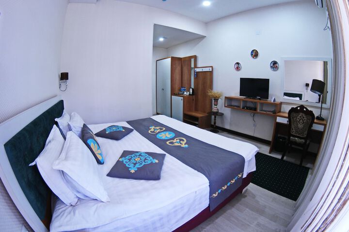Room 4 of 51