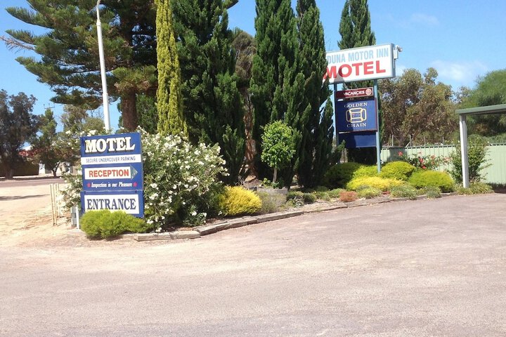 Hotel Exterior 64 of 69