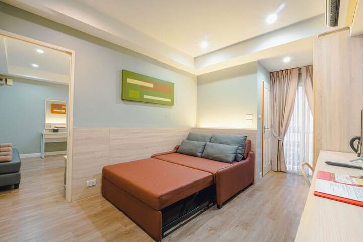 Room 9 of 50