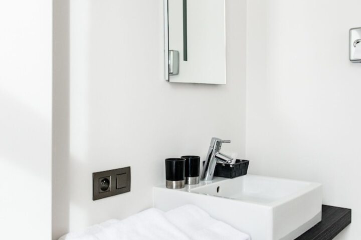 Room 17 of 30