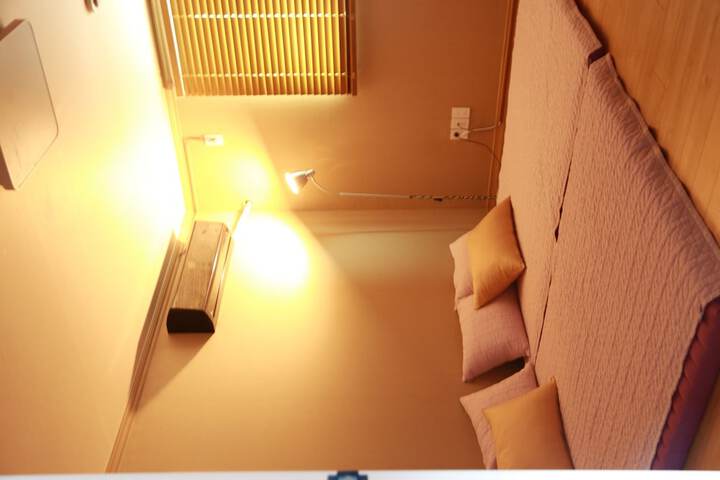 Room 6 of 52