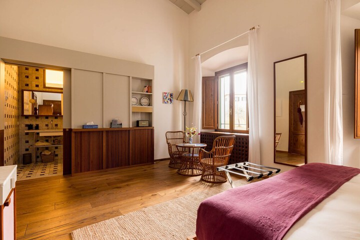 Room 10 of 51
