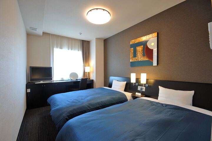 Room 8 of 31
