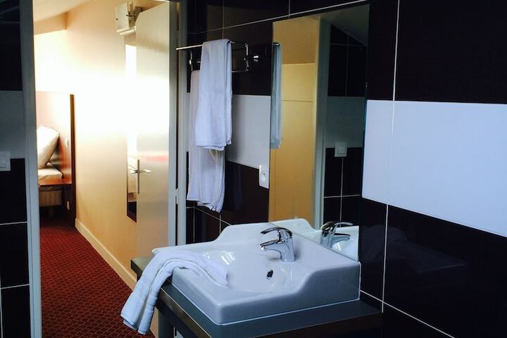 Room 31 of 41