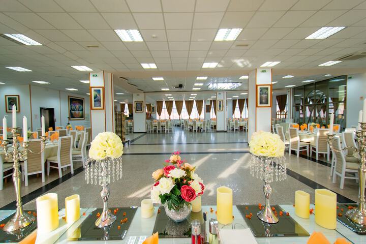 Ballroom/Hall 52 of 61