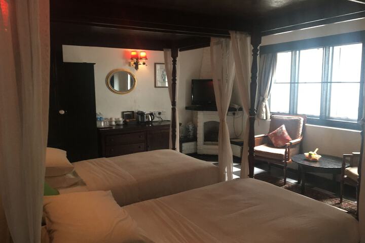 Room 9 of 56