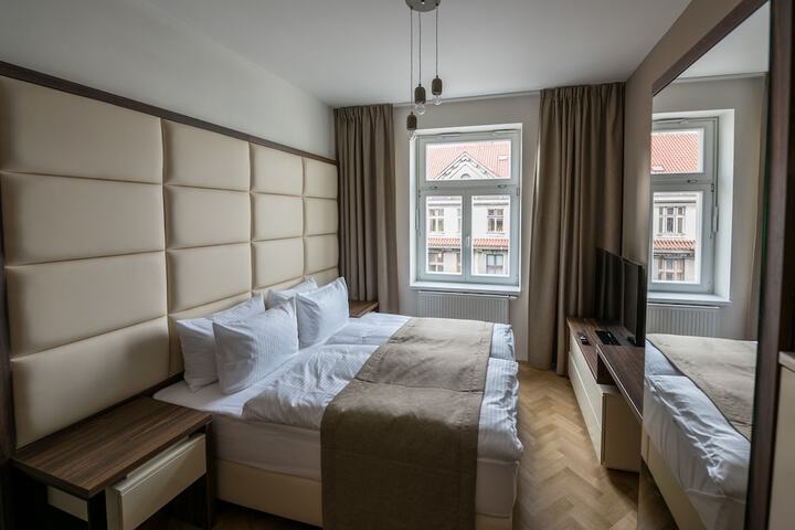 Room 21 of 141