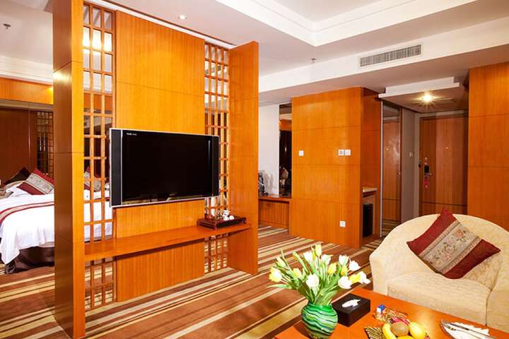 Room 6 of 91