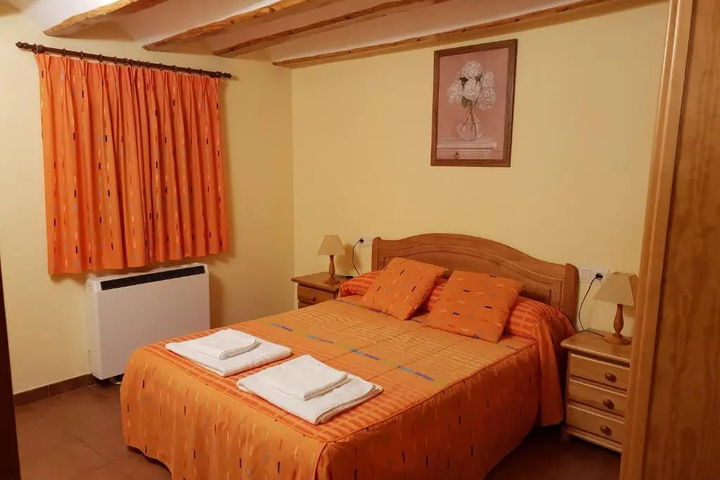 Room 2 of 12