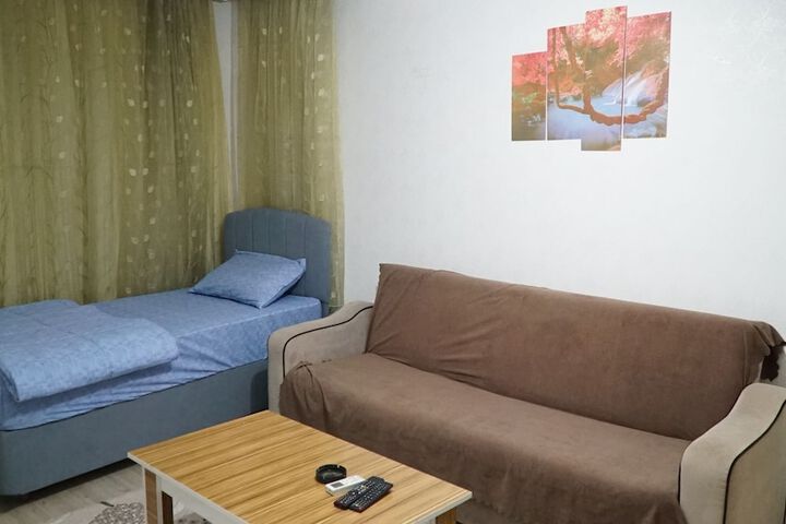 Room 12 of 28