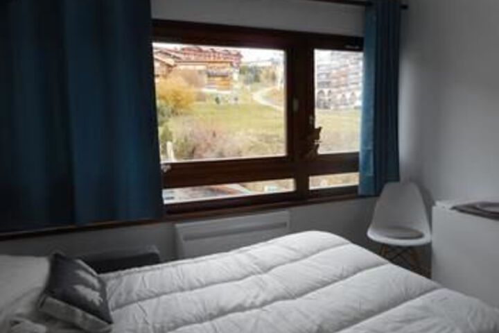 Room 5 of 17