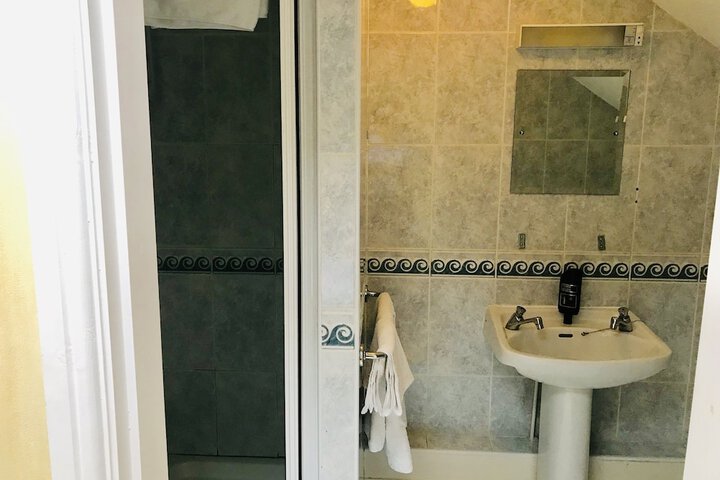 Room 28 of 39